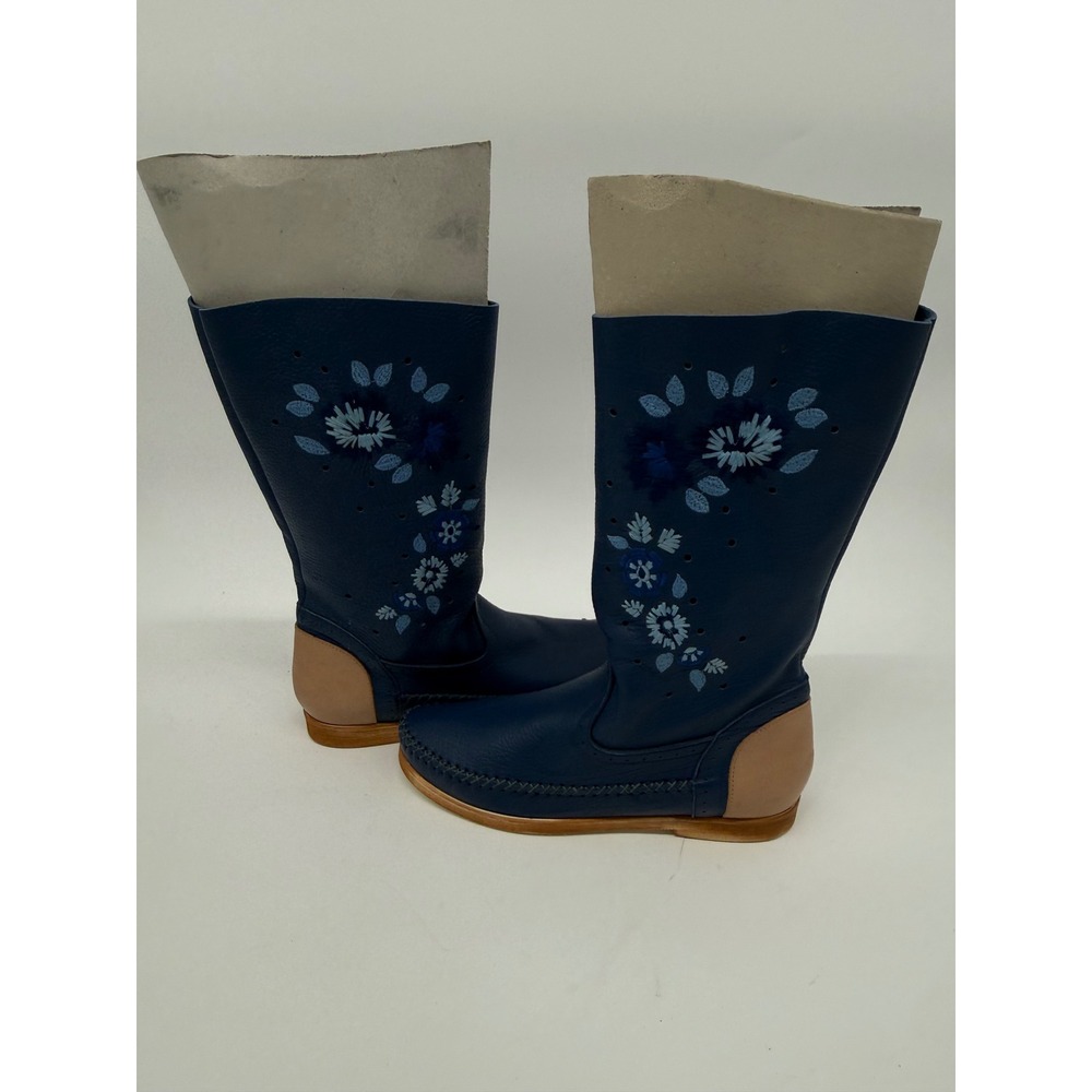 Rinaldi Blue Pebbled Leather Floral Embroidered Boots Womens 38 US 8 Flat Heel